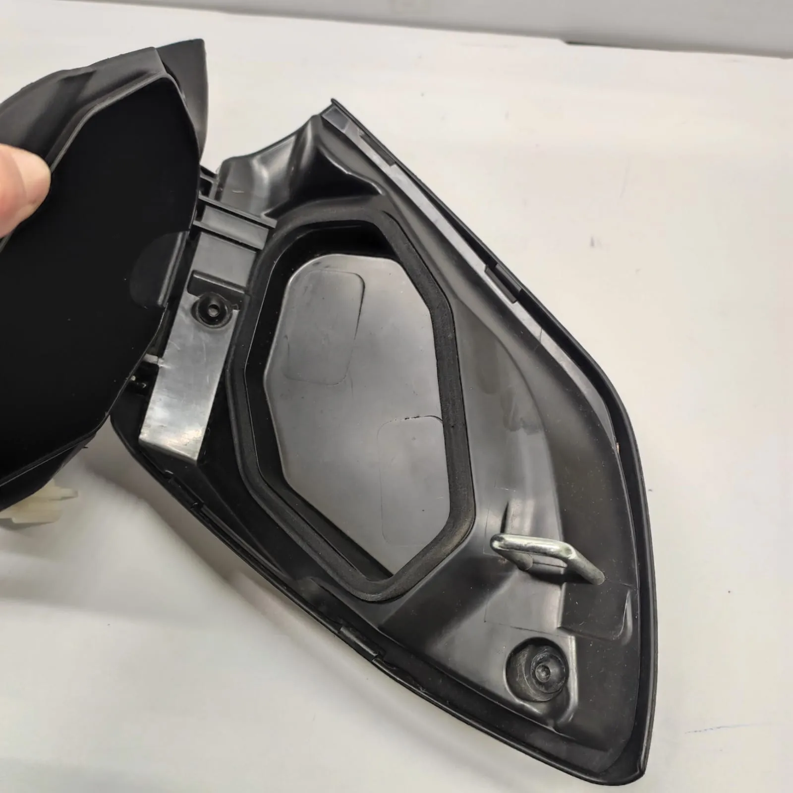 Vani porta oggetti Dx e Sx X-Max 300 / 125 (dal 2021 al 2022) - immagine 9