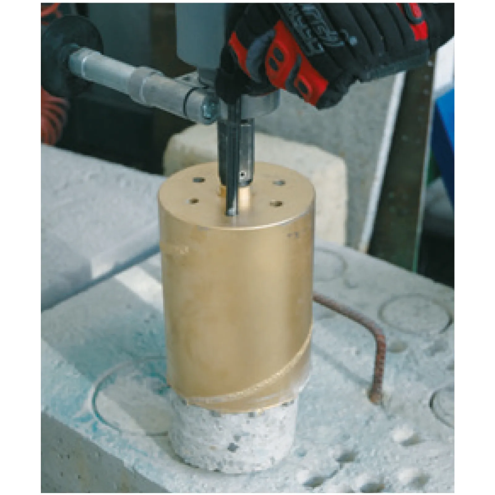 Tazza Corona Diamantata M18 x 1,5 MAKITA a Secco per Carotatrici 8406 e DBM130 Calcestruzzo Granito Pietra - immagine 2