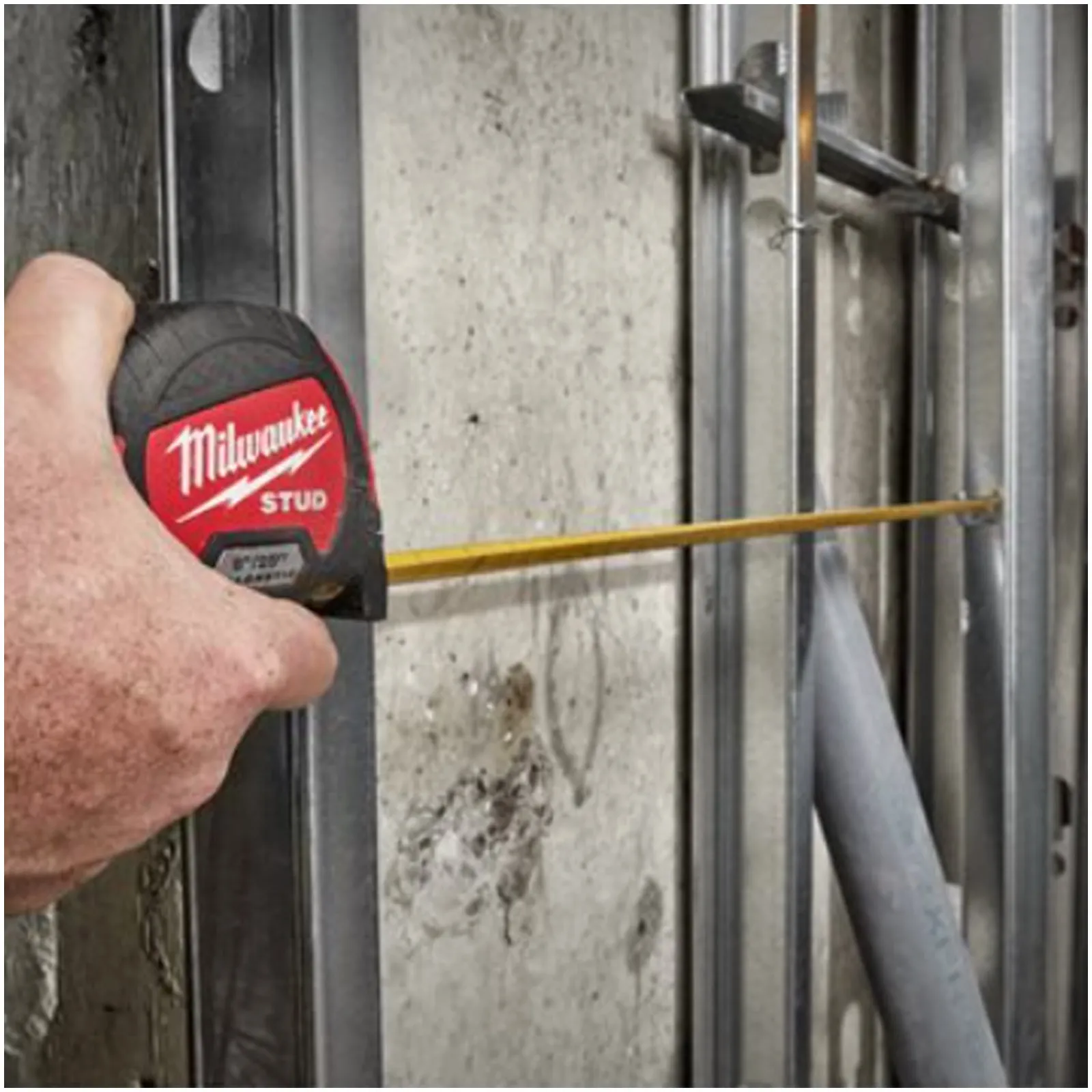 Flessometro Magnetico Scala Metrica MILWAUKEE Metro a Nastro da 5m e 8m Professionale Rinforzato serie STUD - immagine 7