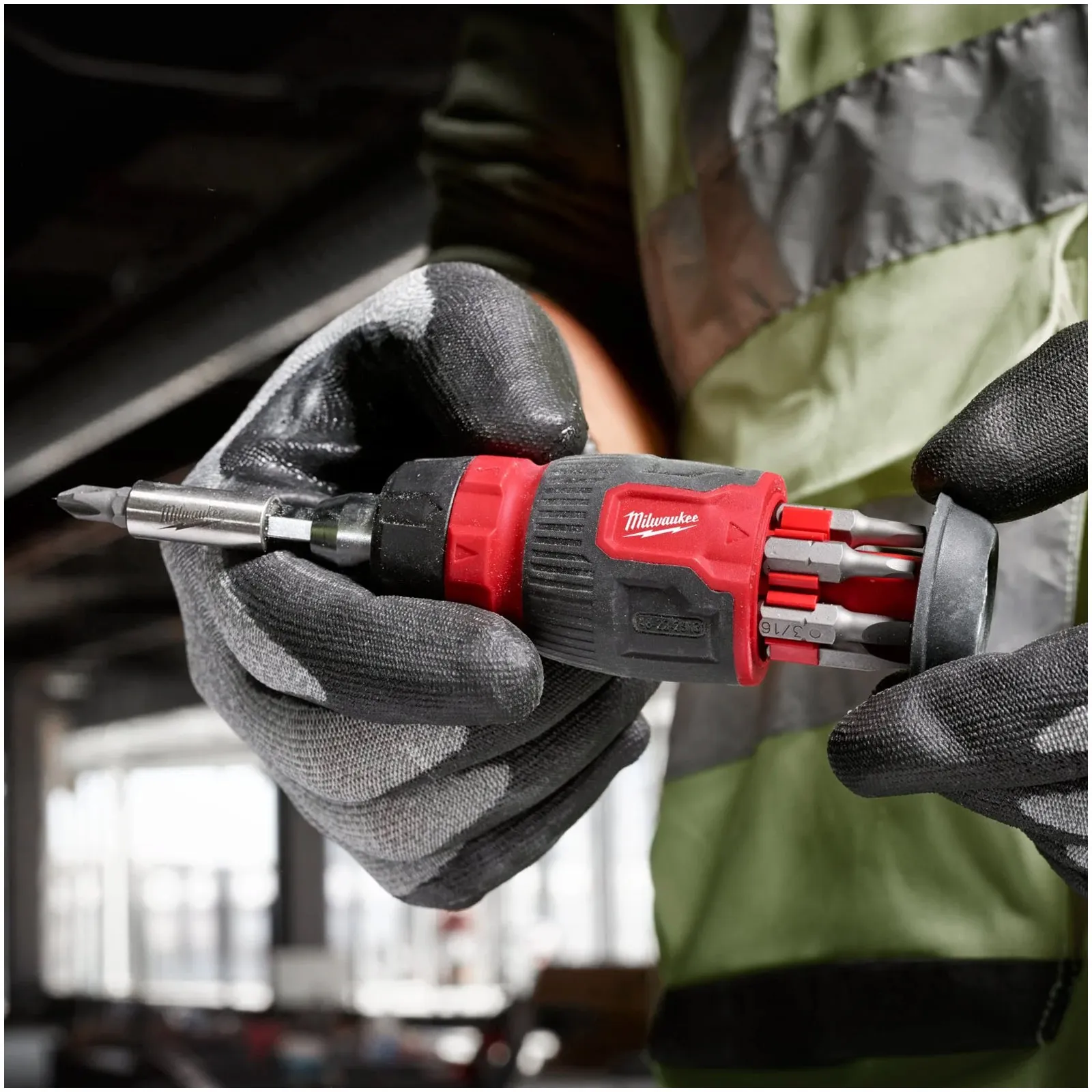 Giravite Multiuso 8 in 1 a Cricchetto MILWAUKEE Inserti per Avvitatura 1/4″ e Prolunga Bit Storage Multi-Bit Screwdriver articolo 4932480581 - immagine 4