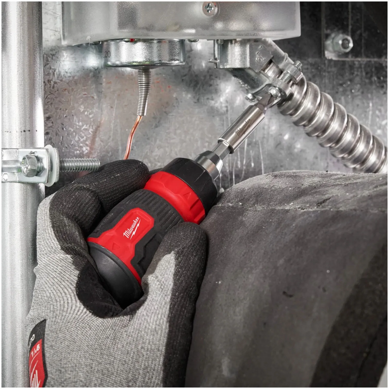 Giravite Multiuso 8 in 1 a Cricchetto MILWAUKEE Inserti per Avvitatura 1/4″ e Prolunga Bit Storage Multi-Bit Screwdriver articolo 4932480581 - immagine 6