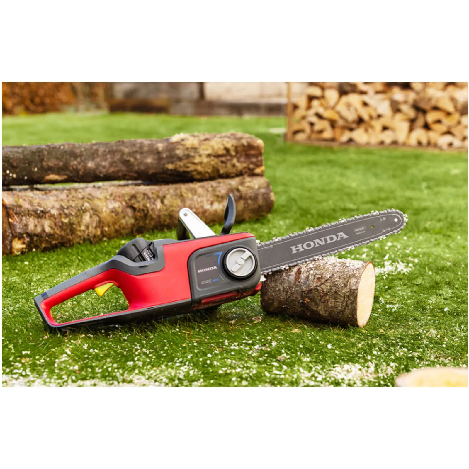 Motosega Cordless a Batteria 36V HONDA Motore Brushless Diametro Taglio Massimo 31cm Lunghezza Barra 35cm modello HHC 36 BXB - immagine 9