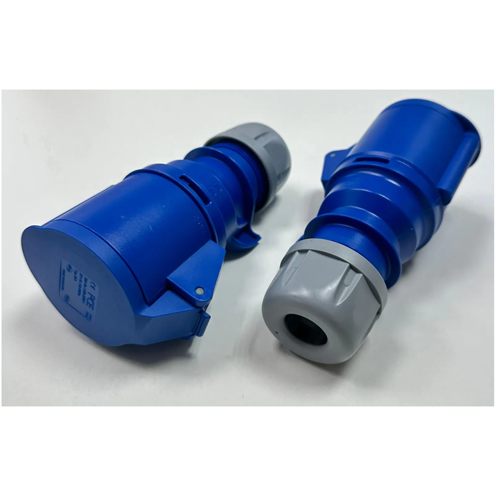 Presa Industriale Monofase CEE 2P+T 32A 220V FRIGGERI Bassa Tensione con Aggancio Rapido e Protezione IP44 articolo FR-P332 - immagine 3