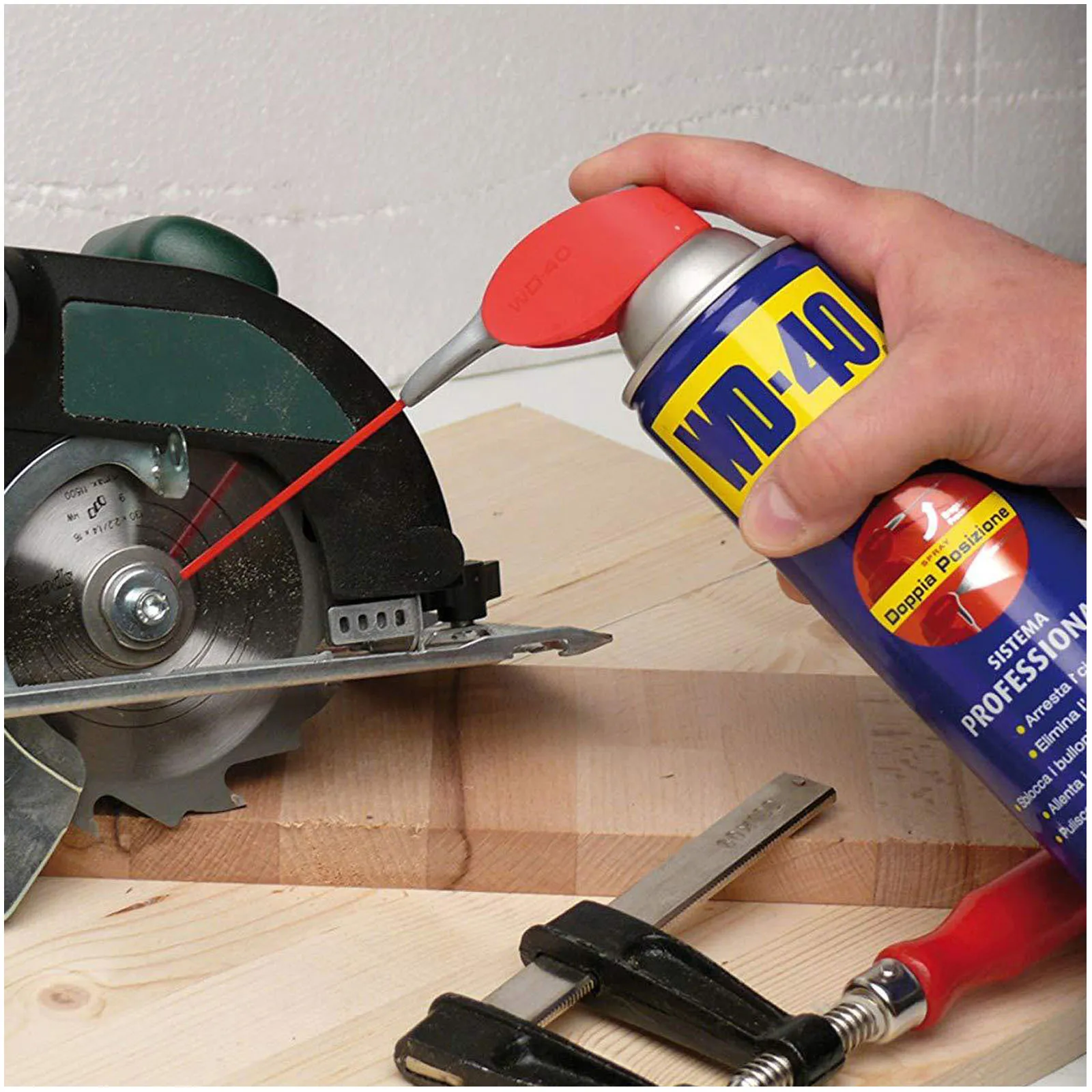 Sbloccante Spray Lubrificante Multiuso Multifunzione WD-40 in Bomboletta da 500ml con Cannuccia Doppia Posizione - immagine 8