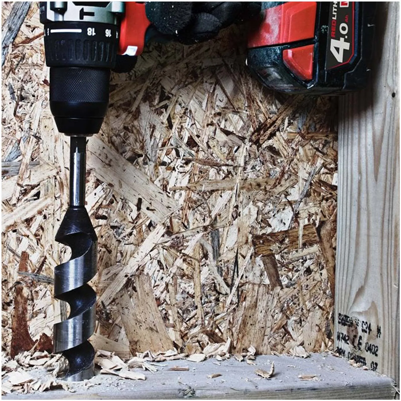 Trapano Avvitatore con Percussione a Batteria 18V MILWAUKEE Coppia 60Nm Mandrino 13mm Kit M18 CBLPD-203 - immagine 8