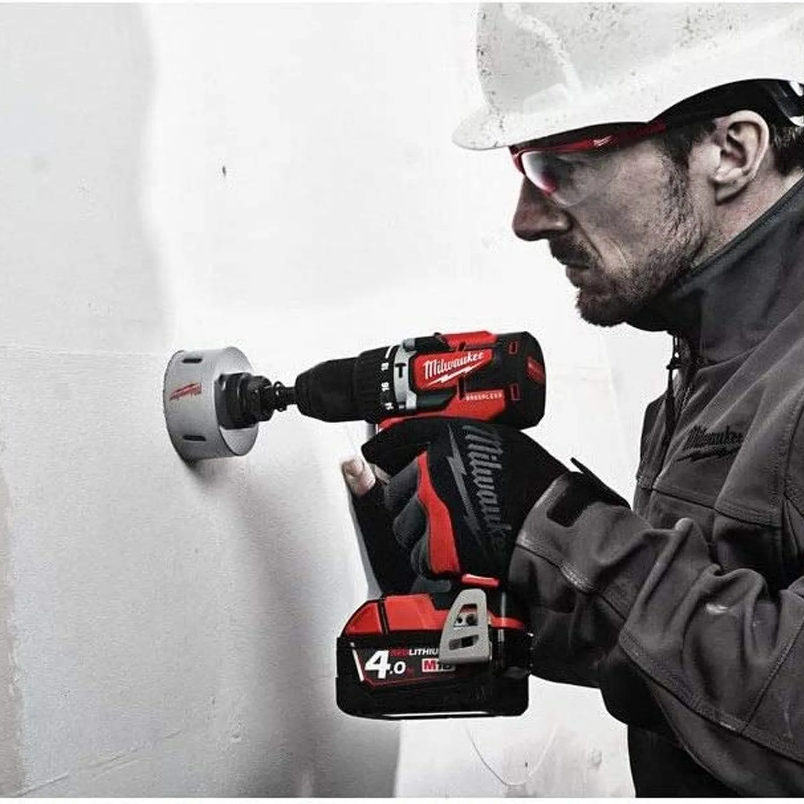 Trapano Avvitatore con Percussione MILWAUKEE Kit Valigetta e Accessori M18 CBLPD-402C - immagine 5