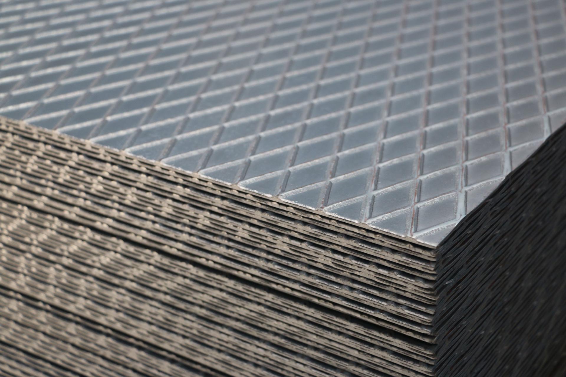 Lamiera striata nera, in ferro in S235JR 3x1250x2500 mm - immagine 3