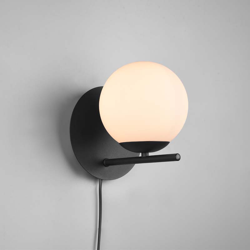 Applique Led Pure con sfera in vetro H. 20cm D. 18cm E14- Trio Lighting - immagine 4